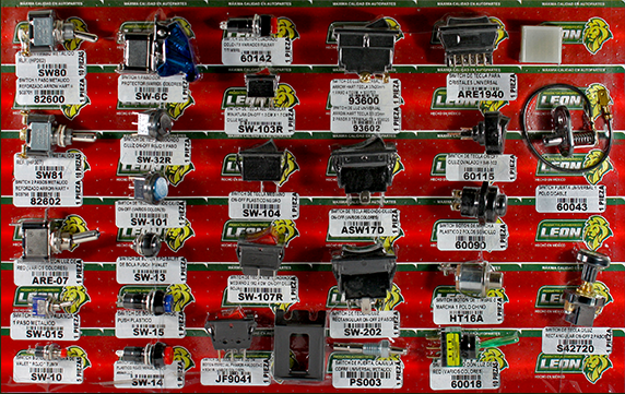 MUESTRARIO SWITCH C/28 PZ