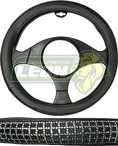 FUNDA P/VOLANTE NEGRA CON PEDRERIA T/DIAMANTE EN CUADRO BLANCO, MEDIANA 38 cm.