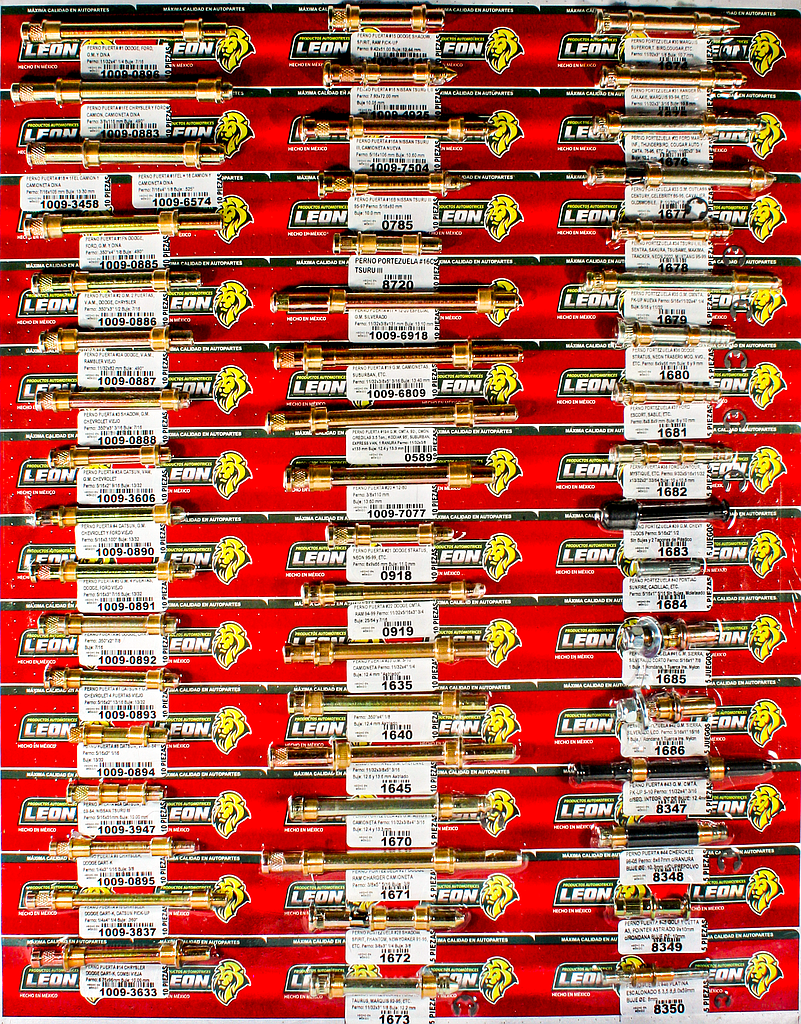 MUESTRARIO DE PERNOS DE PUERTA VARIOS MODELOS