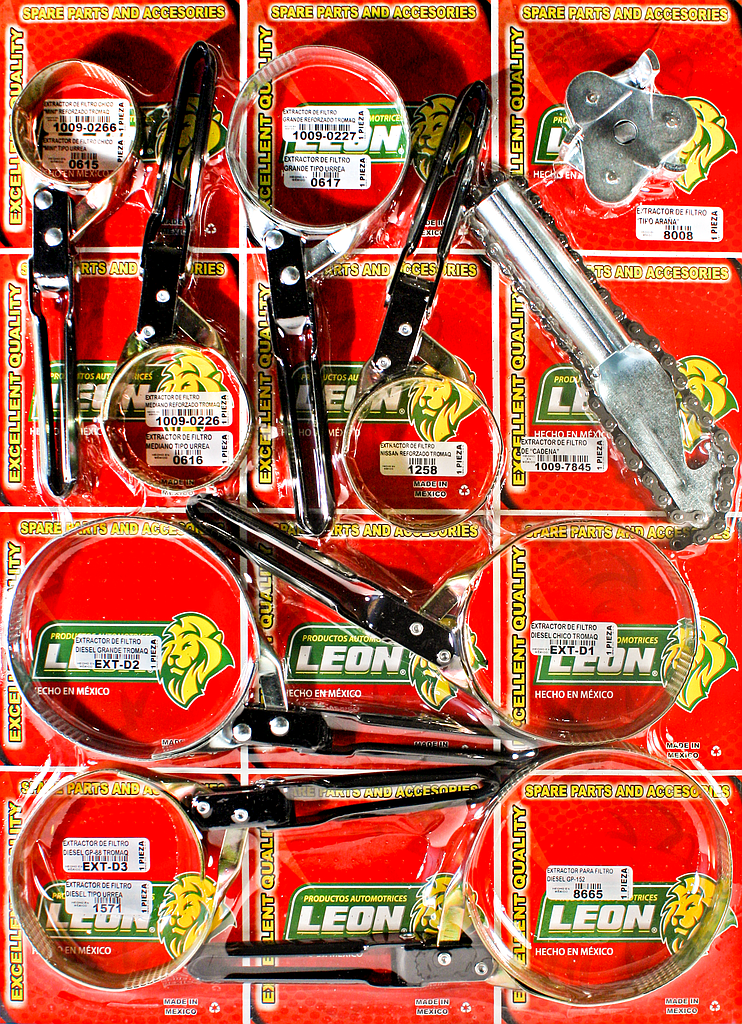 MUESTRARIO DE EXTRACTORES PARA FILTROS DE ACEITE VARIOS MODELOS