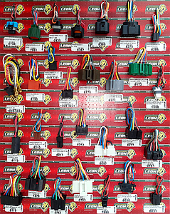 MUESTRARIO DE ARNES TABLA #6 (P/FOCO, FARO, CALAVERA, CAMBIO LUZ, CUARTOS, SOQUET, SWITCHES)